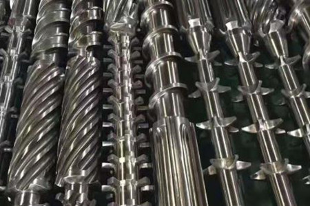 注塑機螺桿抱死原因及預防措施，你學會了嗎？