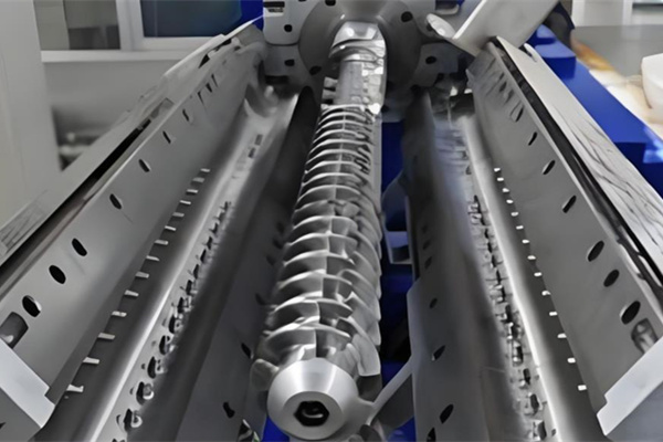 橡膠擠出機螺桿機筒應(yīng)該怎么做保養(yǎng)? 圖2